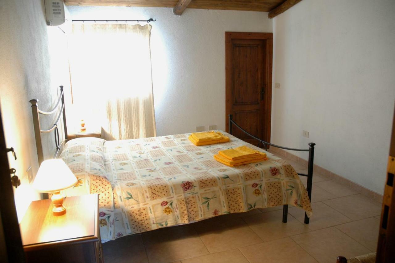 Agriturismo Su Pirastru Sa Castanza Extérieur photo